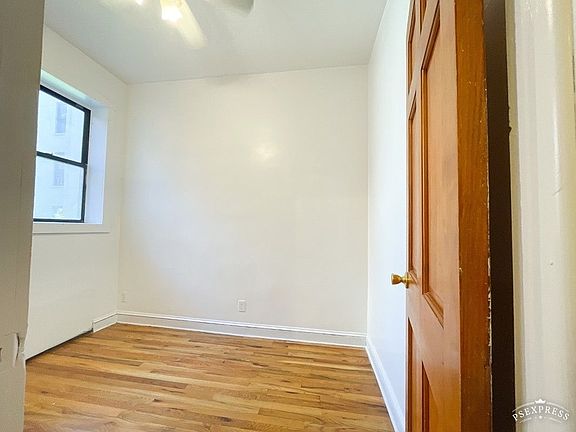 4th image of 601 E 11th St APT 2