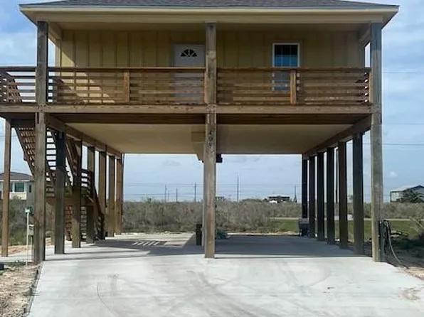 408 Royal Oak Ln, Rockport, TX 78382