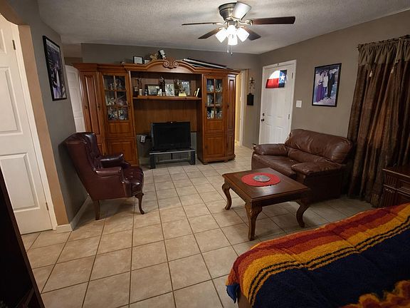 2nd image of 11201 Muscatine St