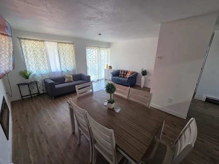 2845 Monroe Ln #C — Photo 3