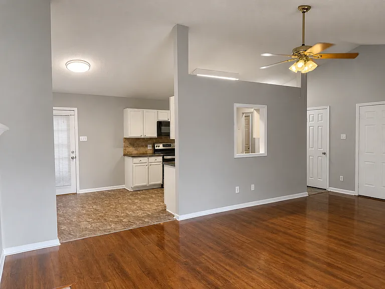 1209 Fielding Dr — Photo 5