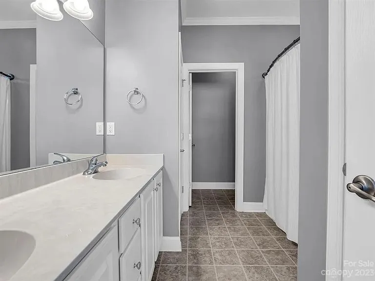 5 Maxim Ct — Photo 24
