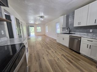 103 N Francis St, Excelsior Springs, MO 64024