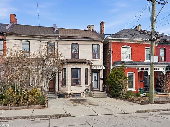 3rd image of 79 Murray St E