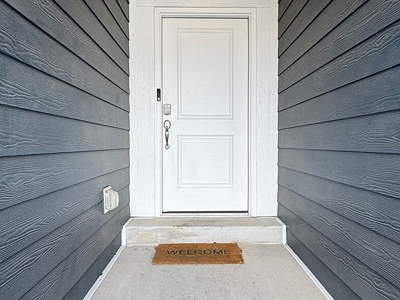 2nd image of 1051 E Merchant Rd
