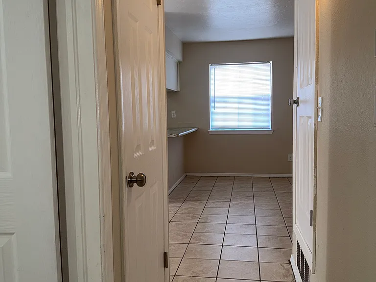 11617 Marsh McCall Way #D — Photo 6