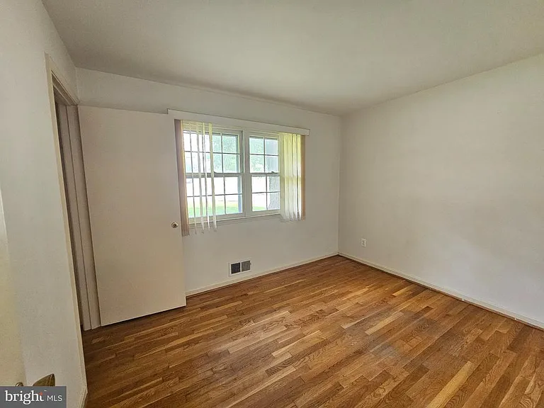 5683 Ravenel Ln — Photo 7