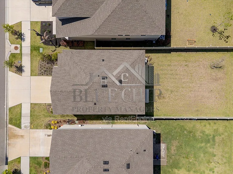 12937 Camarillo Pl — Photo 42