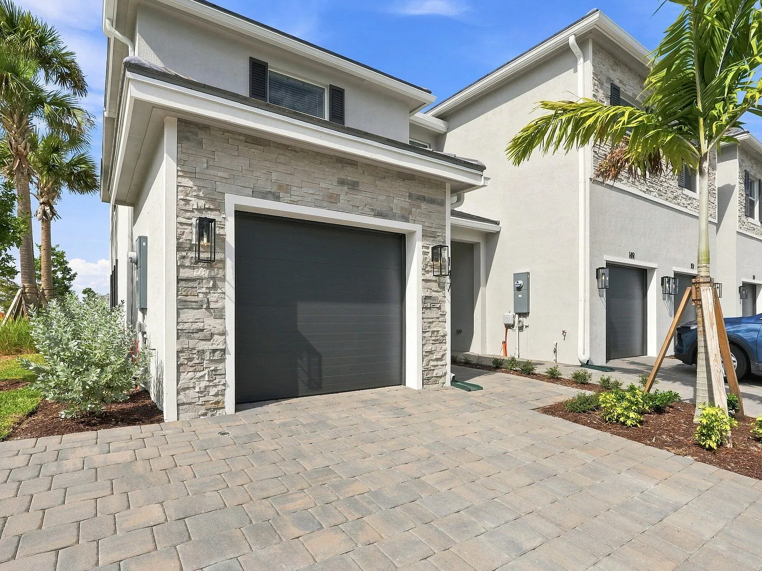 3 bed, 2.5 bath, 1456 sqft, $3,450 — Photo 1