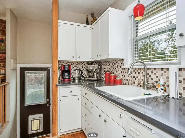 4640 Bryant St — Photo 1