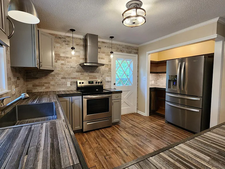 5608 Fallingbrooks Dr — Photo 1