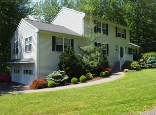 237 Broadbridge Rd, Trumbull, CT 06611