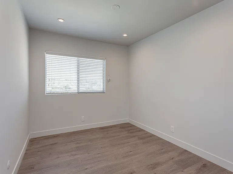 1541 Rockwood St #12 — Photo 10
