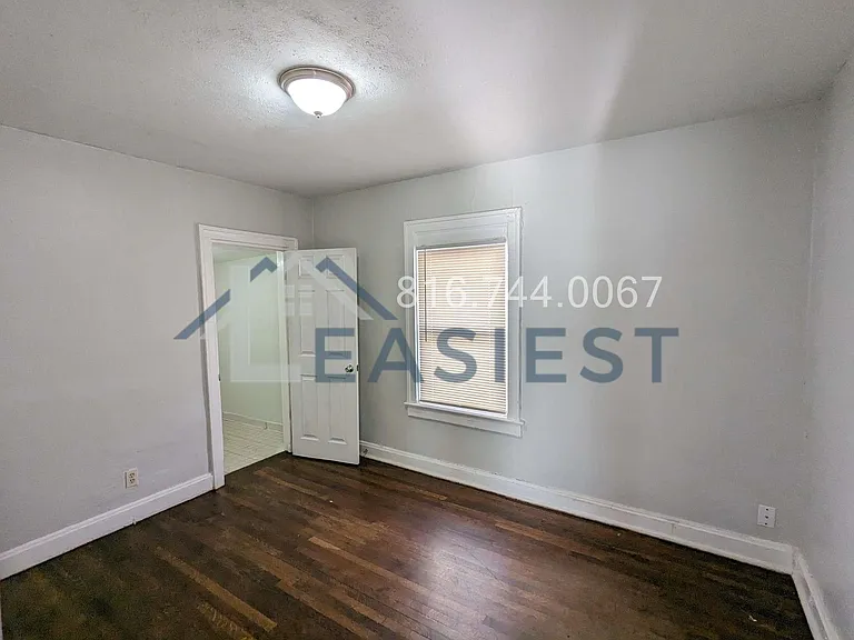 142 N Belmont Blvd — Photo 14