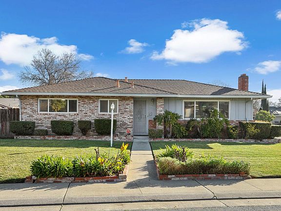 2nd image of 8402 Roxburgh Way