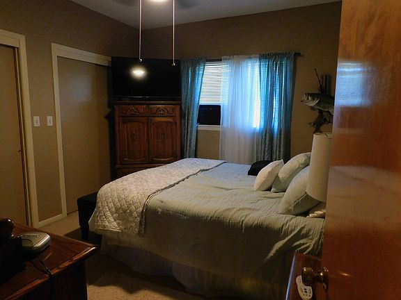 3rd image of 211 SW 7th St