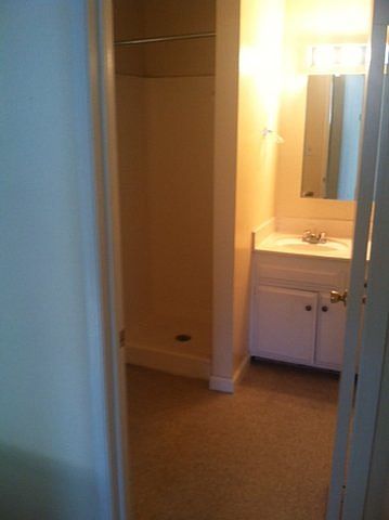 2nd image of 1961 Ren Cir APT C