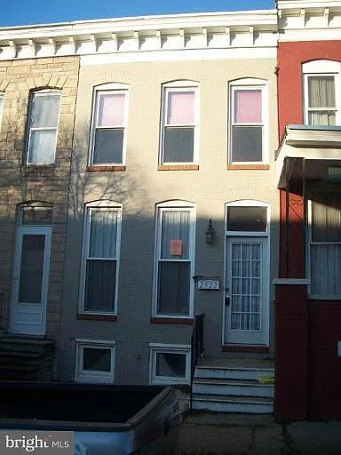 2 bed, 1128 sqft, $2,400 — Photo 1