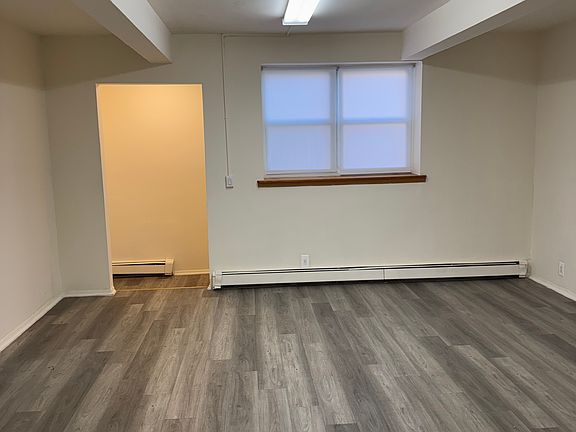 3rd image of 464 Howard Ave APT 1AA
