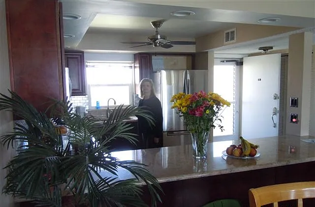 4600 Cove Cir — Photo 10