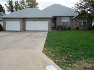 1608 E Highview Dr, Ozark, MO 65721