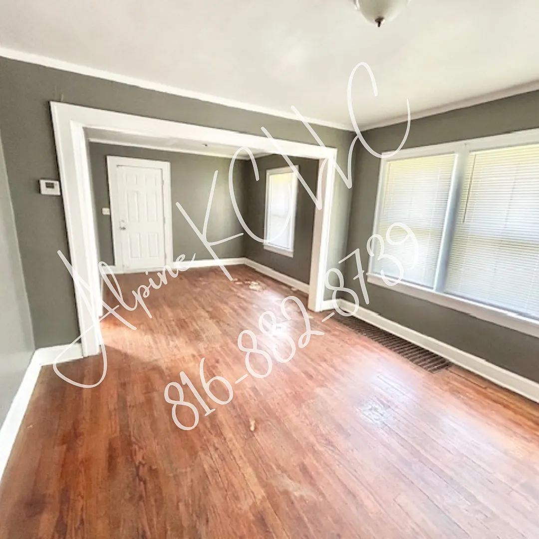 3 bed, 895 sqft, $975 — Photo 2