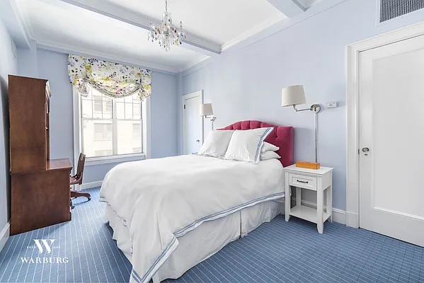 Sold by Warburg | media 7