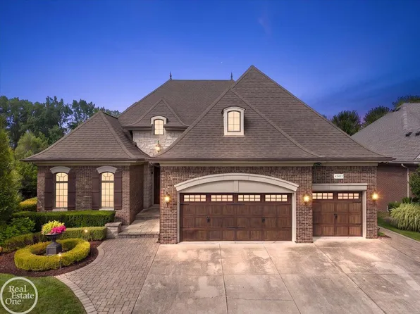 45455 Shoal Dr, Macomb, MI 48044