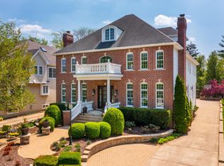 712 Prairie Ave, Naperville, IL 60540