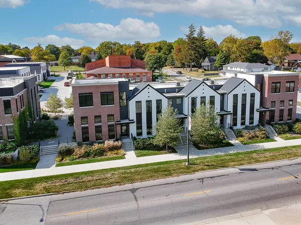 421 Main St, Pella, IA 50219