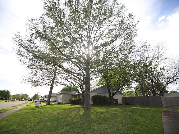2nd image of 401 Clearfield Dr