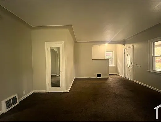 1407 Foster Ave — Photo 11