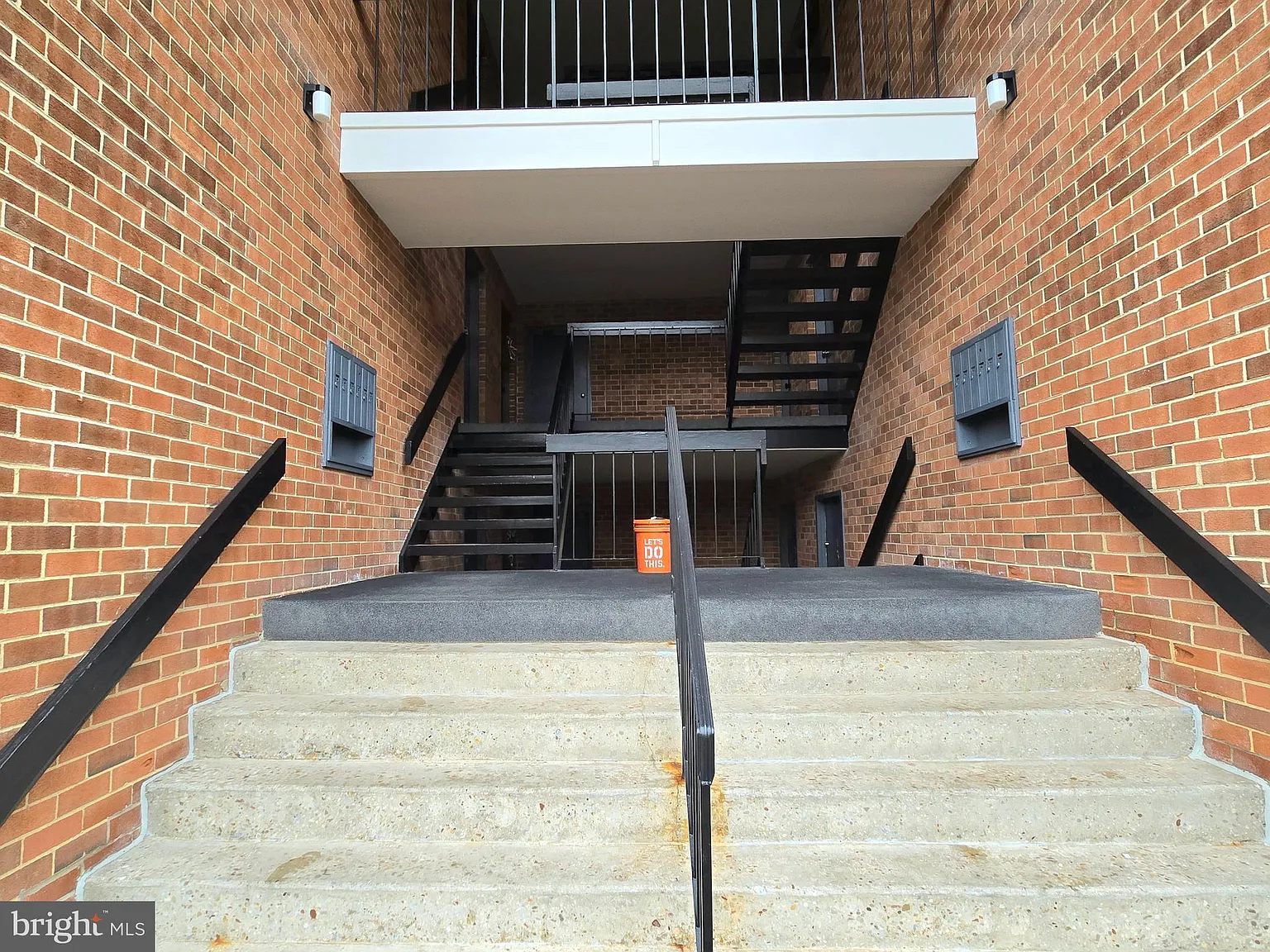1 bed, 826 sqft, $1,750 — Photo 3