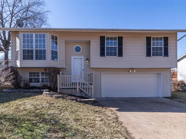 5849 Parkside Pl, Imperial, MO 63052