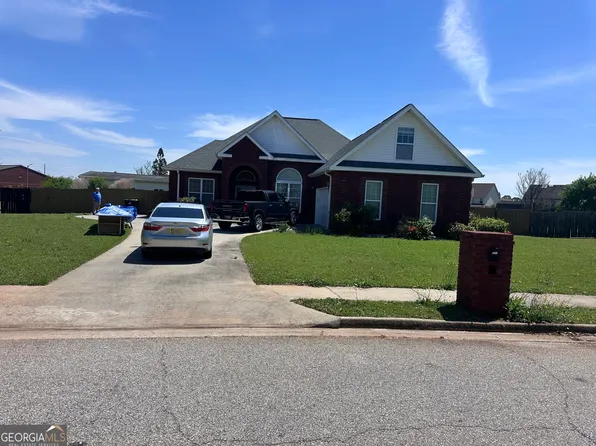 221 Loudon Hill Dr, Warner Robins, GA 31088