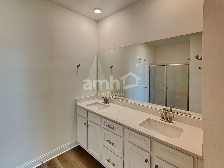 3739 Center Cove Ln — Photo 17