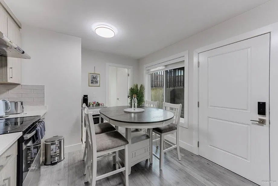 18b Ave