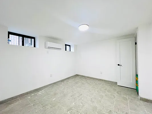 Rented by EXR | media 16