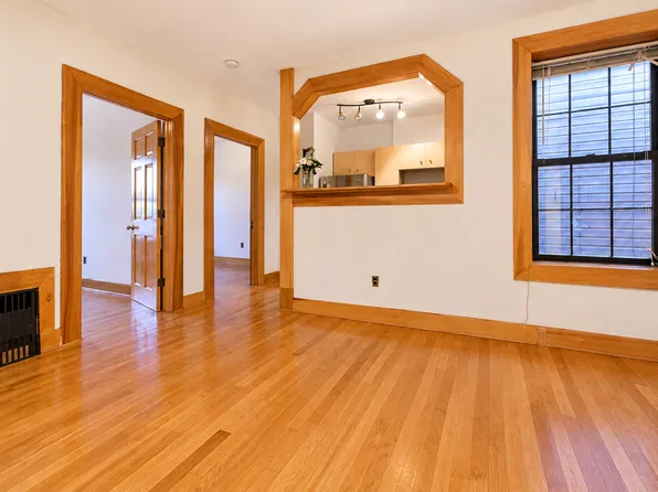 140a Lexington Avenue image 1 of 9