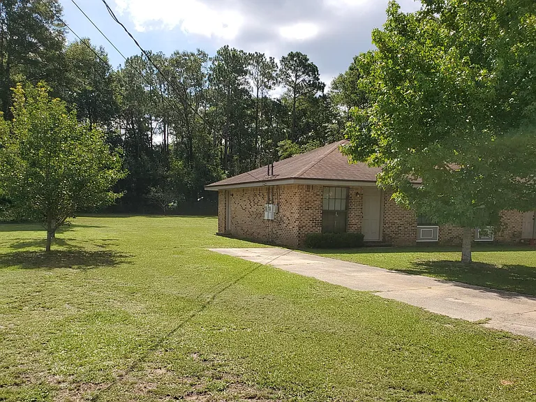 6822 Larriet Ln — Photo 1