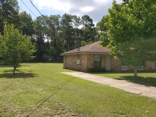 6822 Larriet Ln, Milton, FL 32570