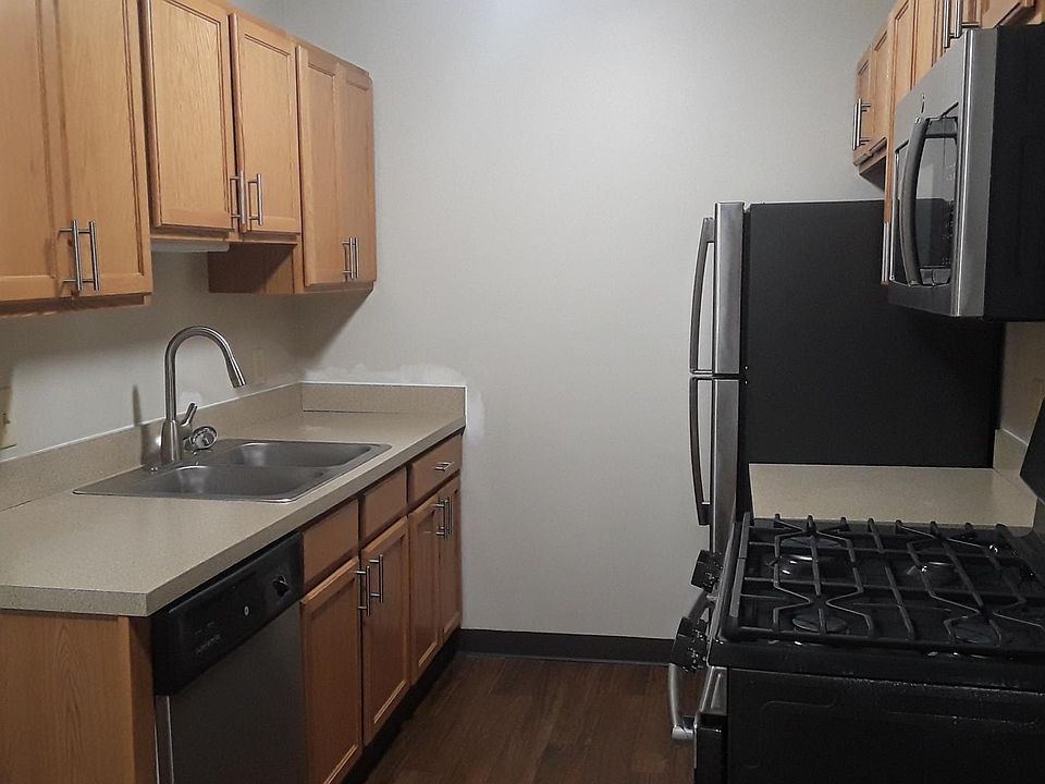 Oak upgrade featuring stainless steel appliances!