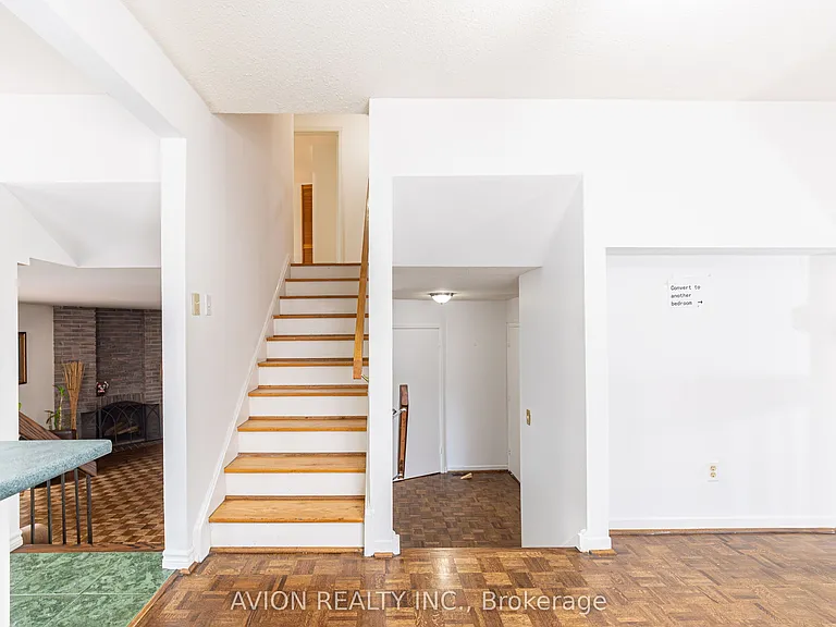 241 Weldrick Rd W — Photo 12