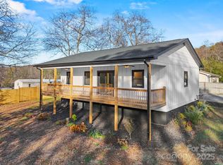 90 Park St, Bryson City, NC 28713