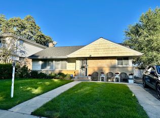 8729 N Oriole Ave, Niles, IL 60714