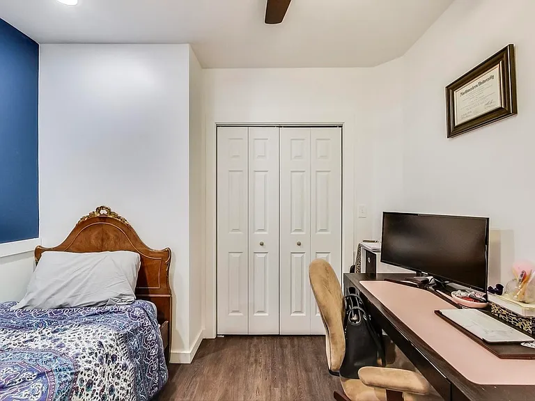 1922 W Wolfram St #1 — Photo 7