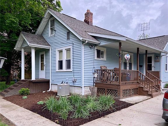 3rd image of 3043 Oak St