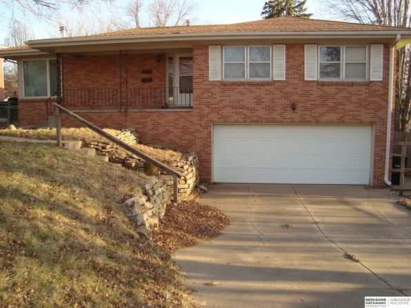 4517 Madison St, Omaha, NE 68117