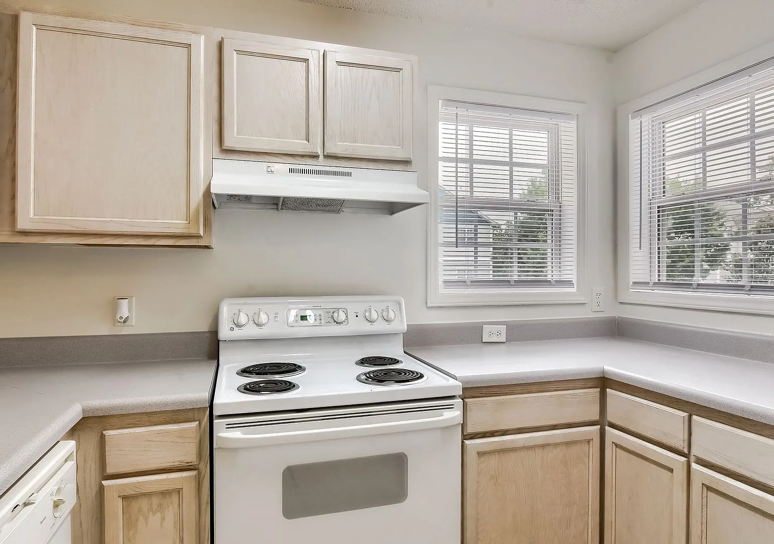 3 Bedroom condo in Raleigh — Photo 4