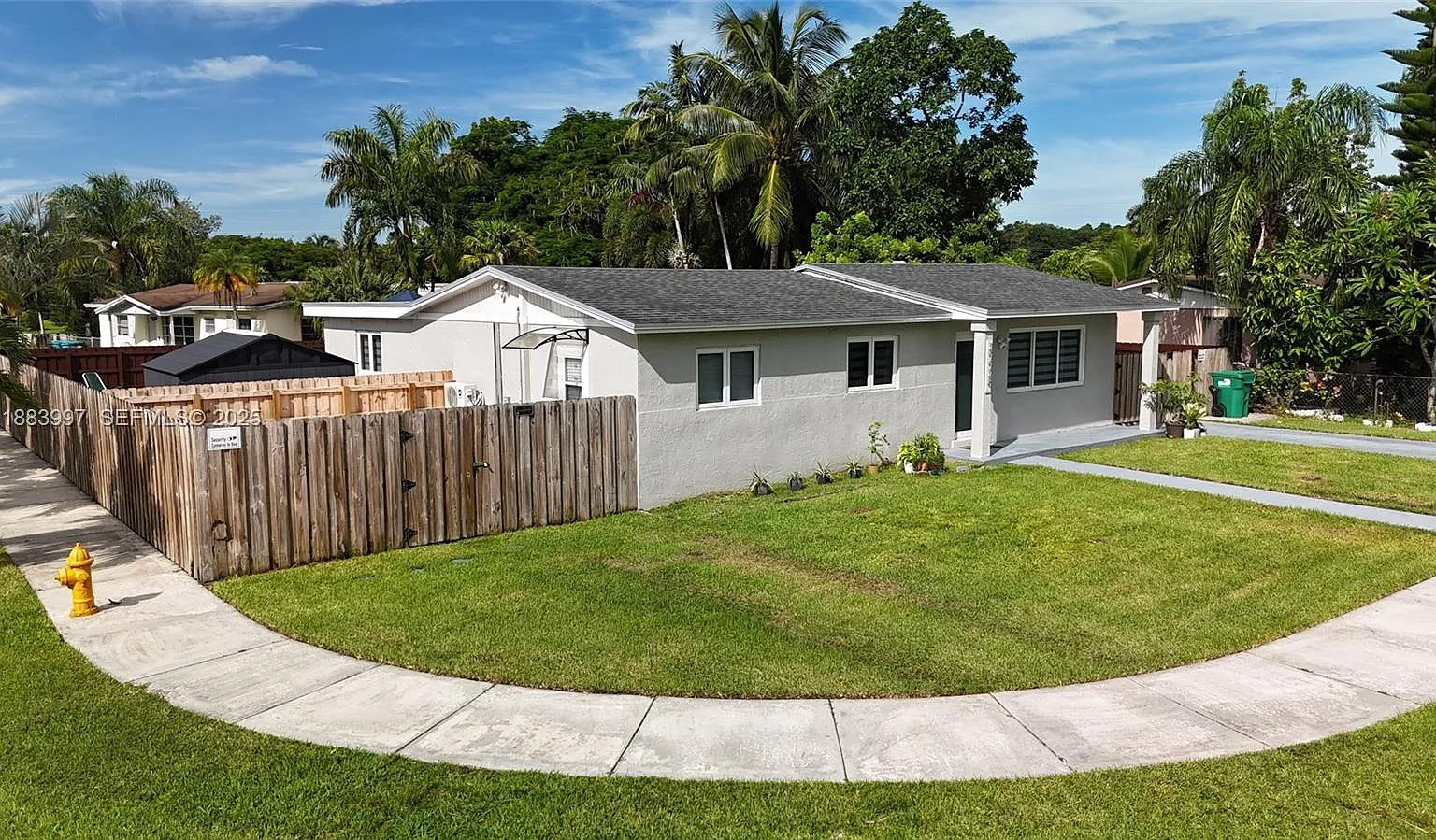 4 bed, 1680 sqft, $4,400 — Photo 1